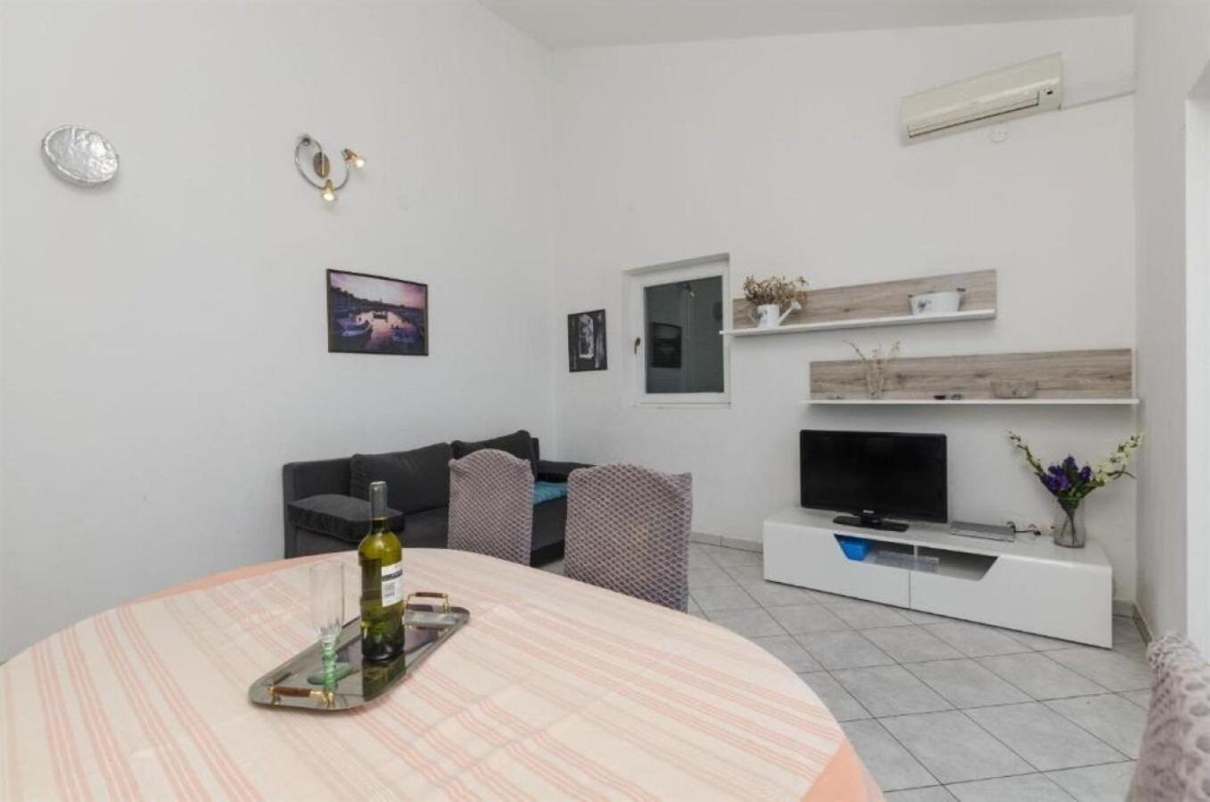 Apartments Mil - 80M From The Sea Sevid Zewnętrze zdjęcie